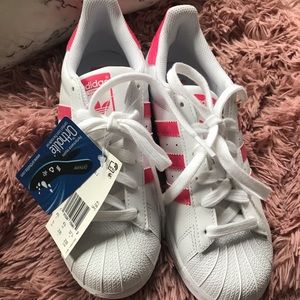 🆕Adidas Superstar Pink (Girl’s 5, Women’s 7)